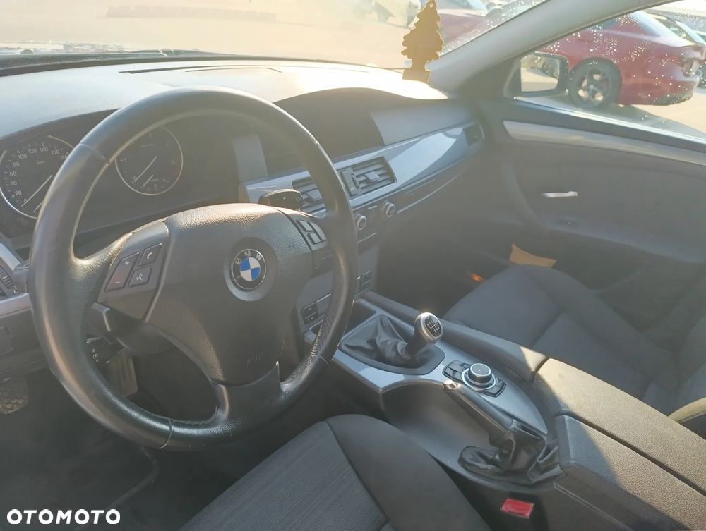 BMW Seria 5 525d - 15