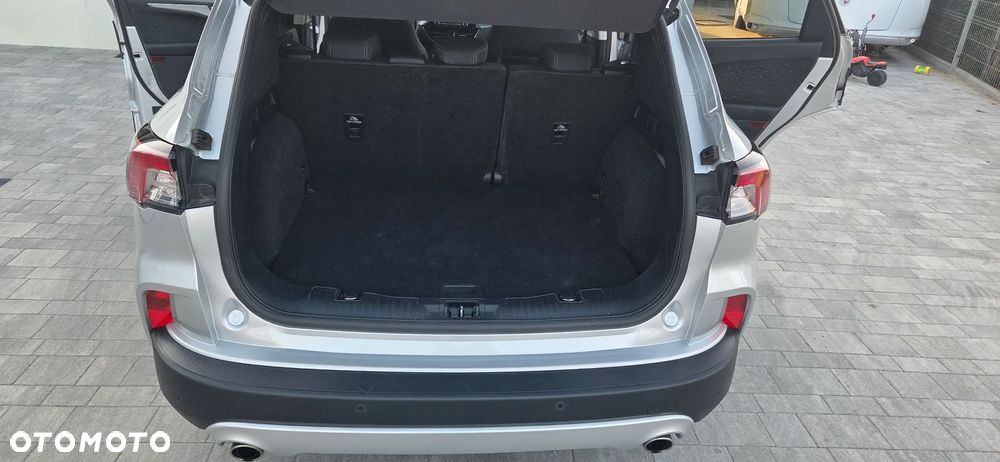 Ford Kuga - 24