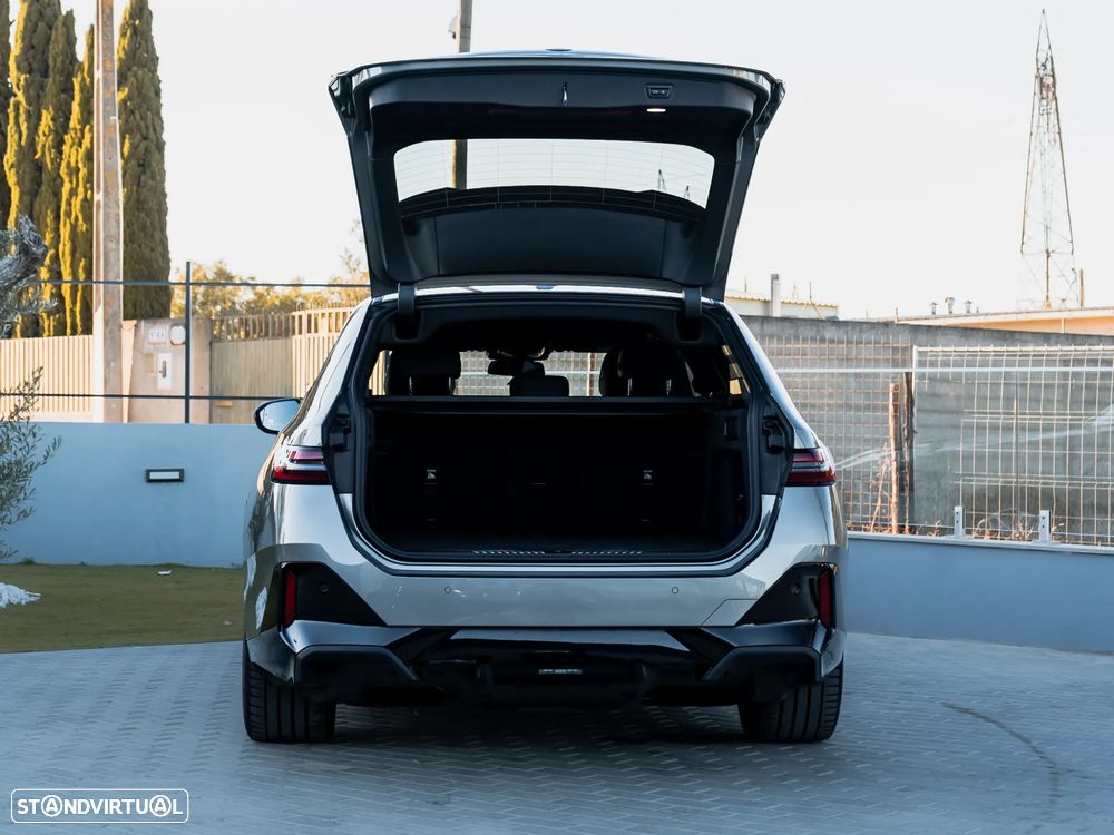 BMW i5 Touring eDrive40 - 35