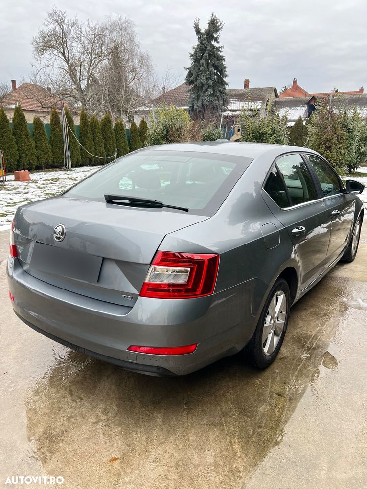 Skoda Octavia 1.6 TDI DPF Ambition - 4