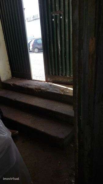 Arrenda se Armazém em Faro - Grande imagem: 3/3