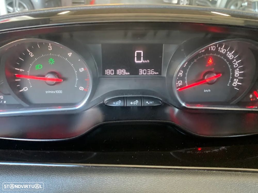 Peugeot 208 1.4 HDi Active - 9