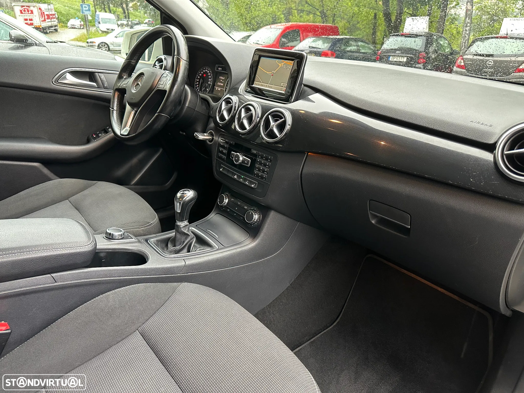 Mercedes-Benz B 180 CDI (BlueEFFICIENCY) - 11