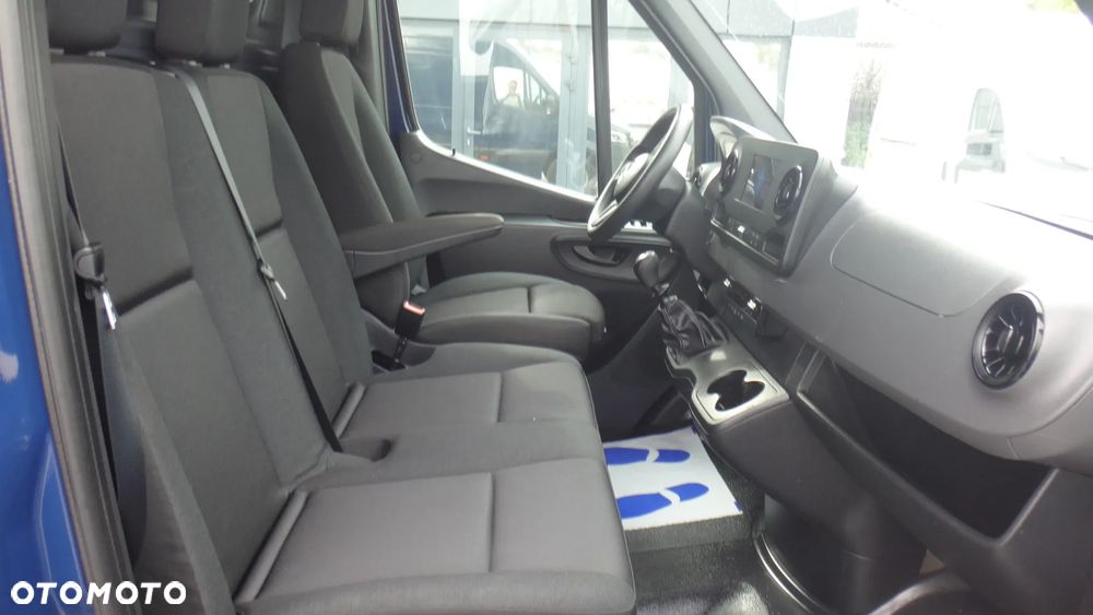 Mercedes-Benz SPRINTER - 11