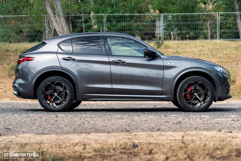 Alfa Romeo Stelvio V6 2.9 Bi-Turbo AT8-Q4 Quadrifoglio