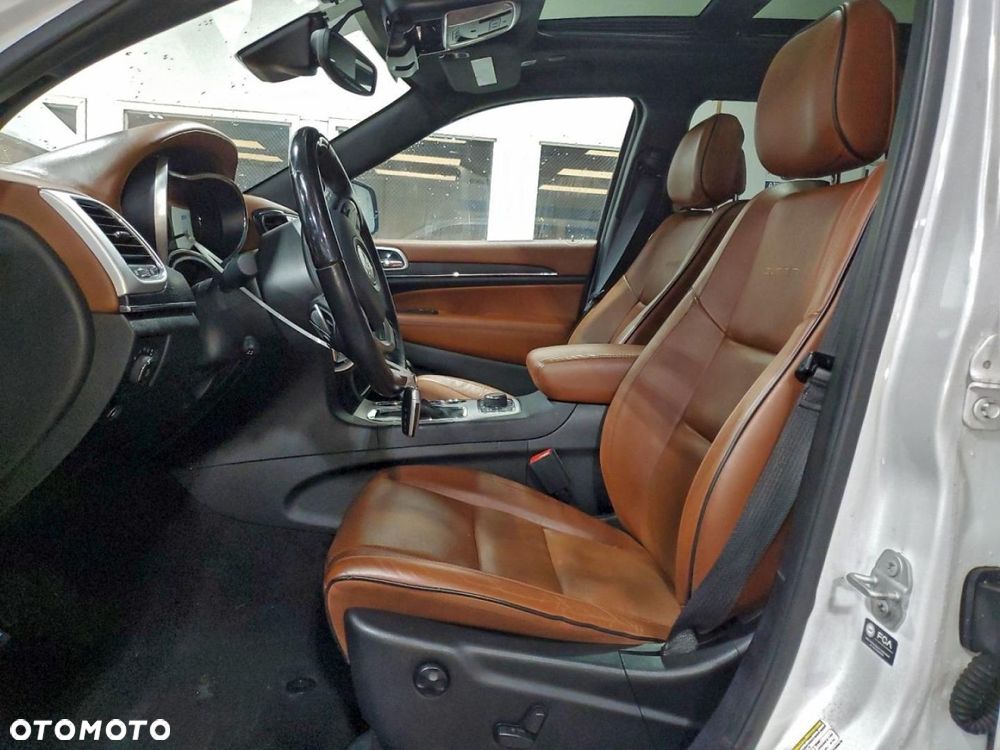 Jeep Grand Cherokee - 8