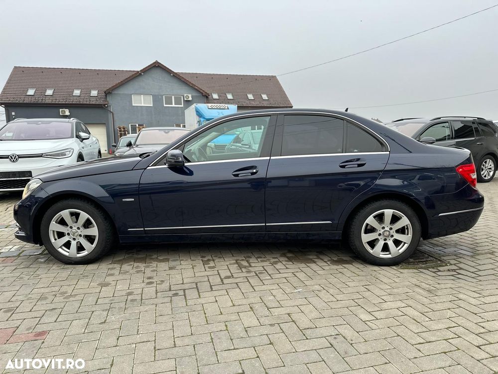 Mercedes-Benz C 180 CGI BlueEFFICIENCY - 13