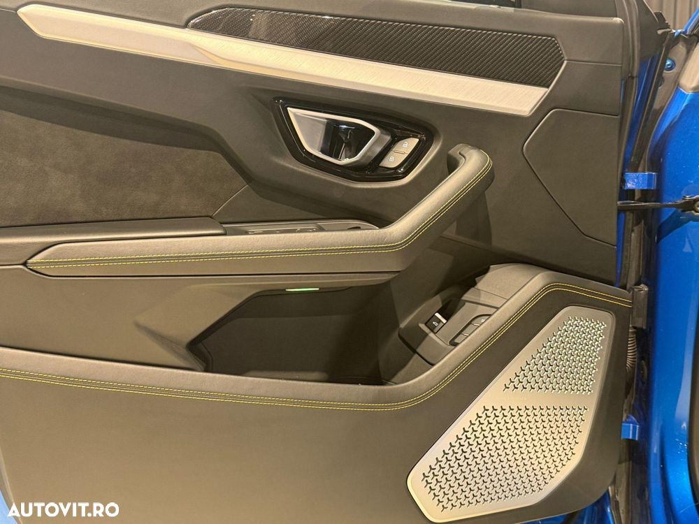 Lamborghini URUS - 31