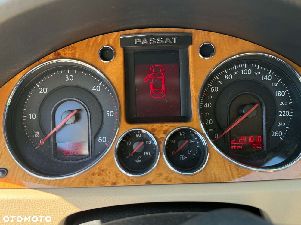 Volkswagen Passat 2.0 TDI DPF Highline - 12