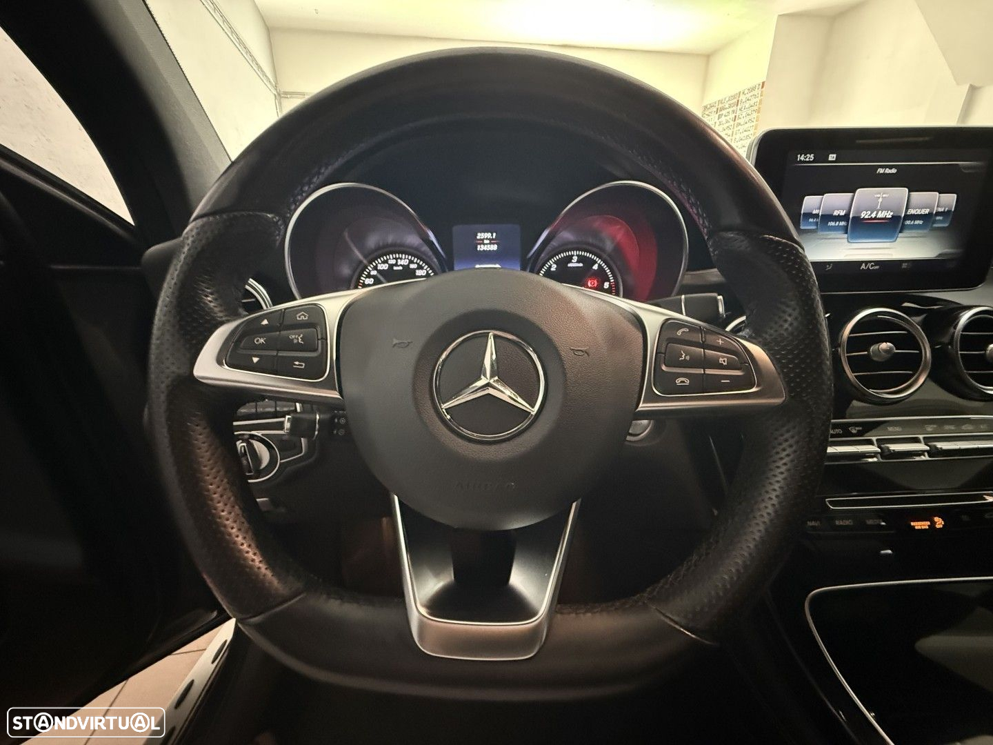 Mercedes-Benz GLC 250 d 4Matic 9G-TRONIC AMG Line - 17