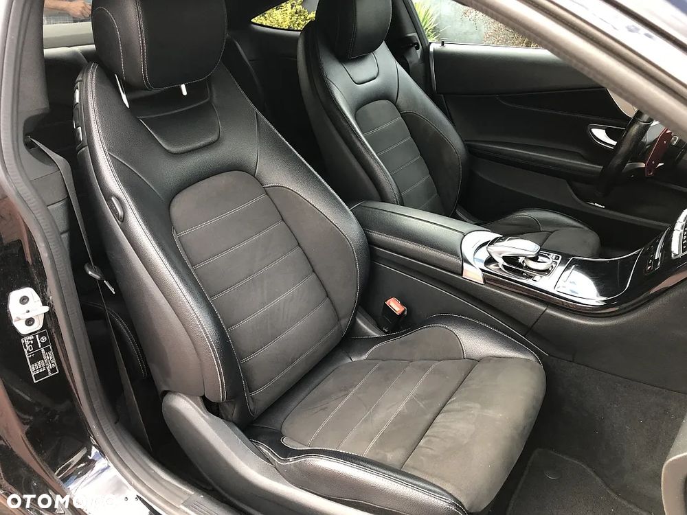 Mercedes-Benz Klasa C 250 7G-TRONIC AMG Line - 32
