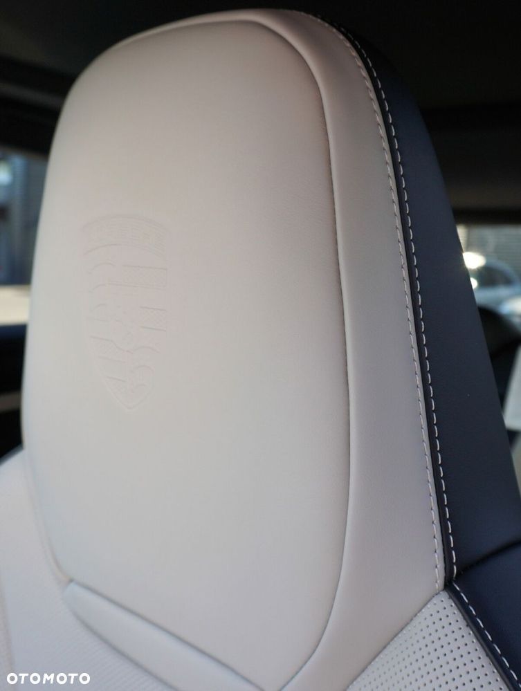 Porsche Cayenne E-Hybrid PHEV Black Edition - 30