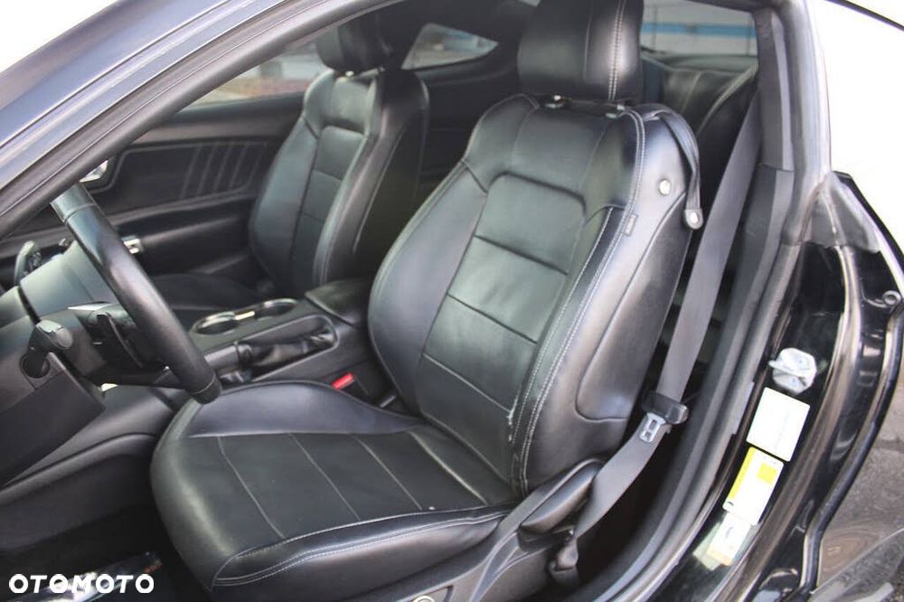 Ford Mustang 5.0 V8 GT - 12
