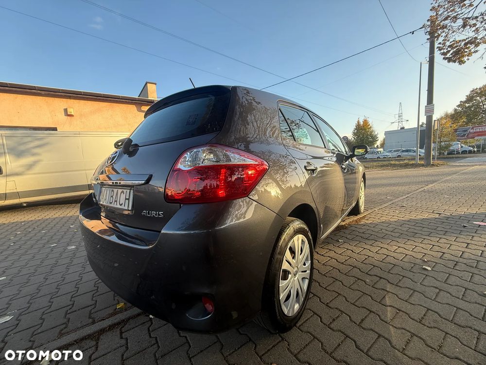 Toyota Auris - 4