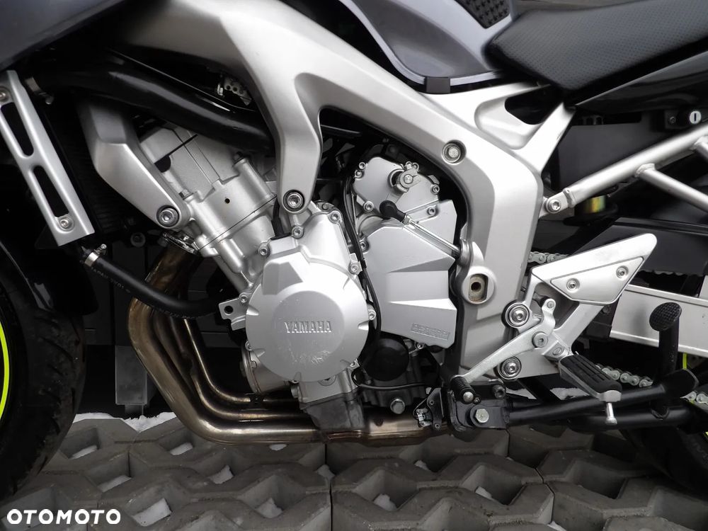 Yamaha FZ6 - 11