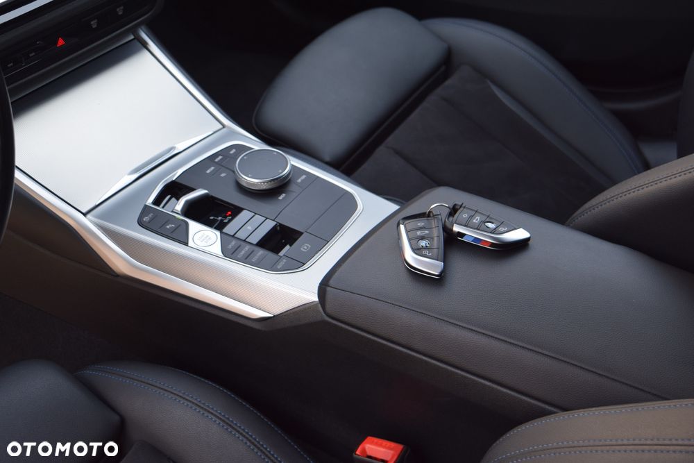 BMW Seria 3 320d xDrive M Sport sport - 16