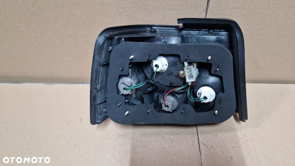 HYUNDAI PONY SEDAN LAMPA TYŁ NOWA ORYGINALNA - 2