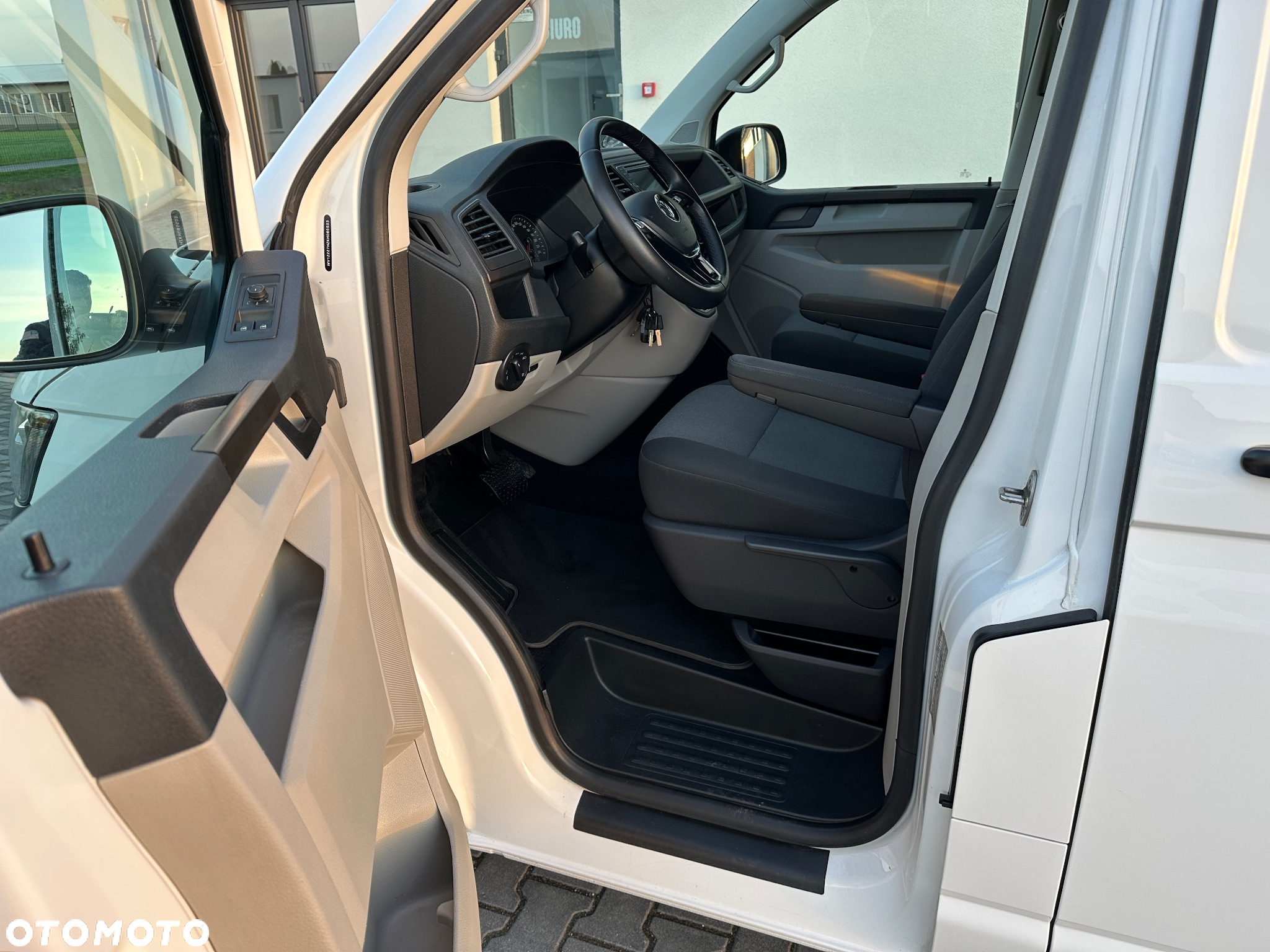 Volkswagen Transporter T6 2.0 TDI 150 DSG Sortimo ZABUDOWA WARSZTATOWA Rampa dla wózków inwalidzkich - 13