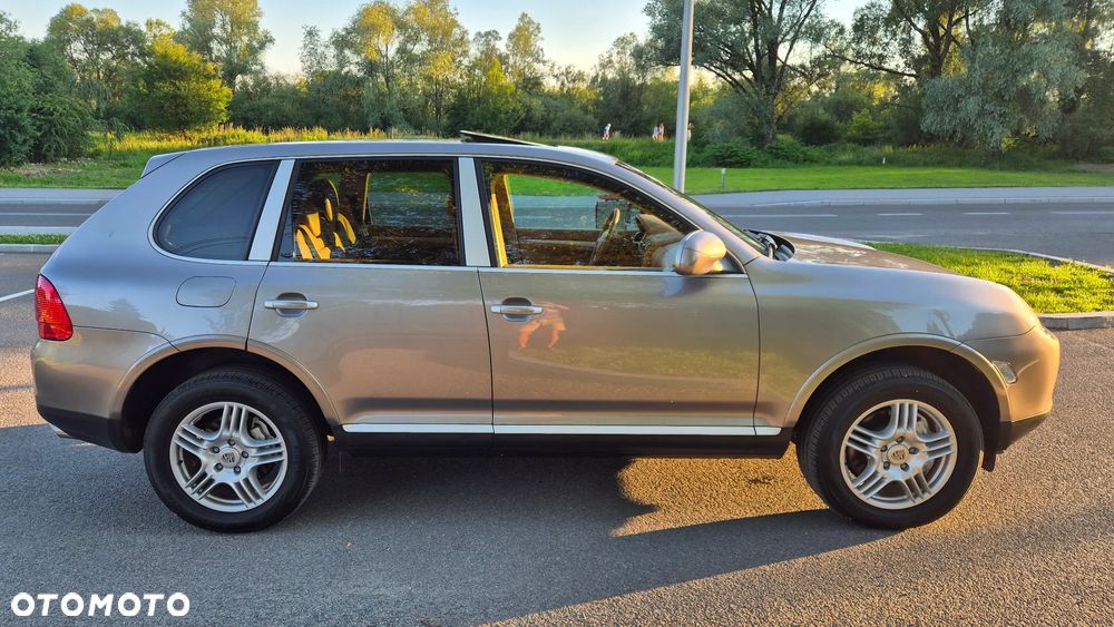 Porsche Cayenne - 4