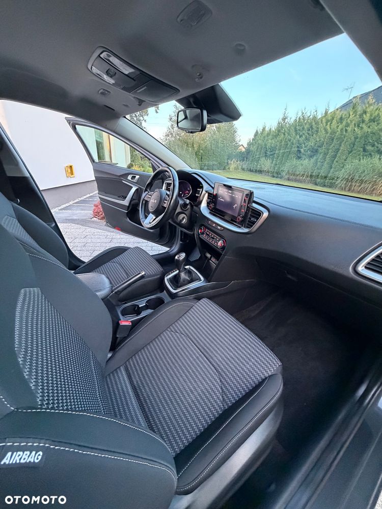 Kia Ceed - 12