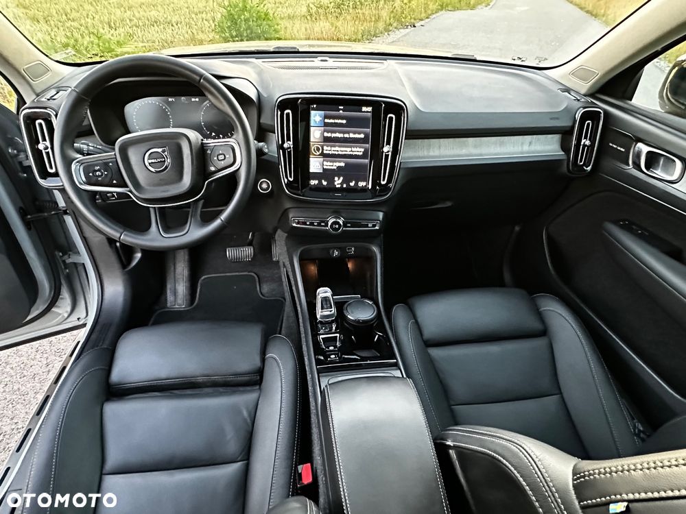 Volvo XC 40 T2 Plus Bright - 28