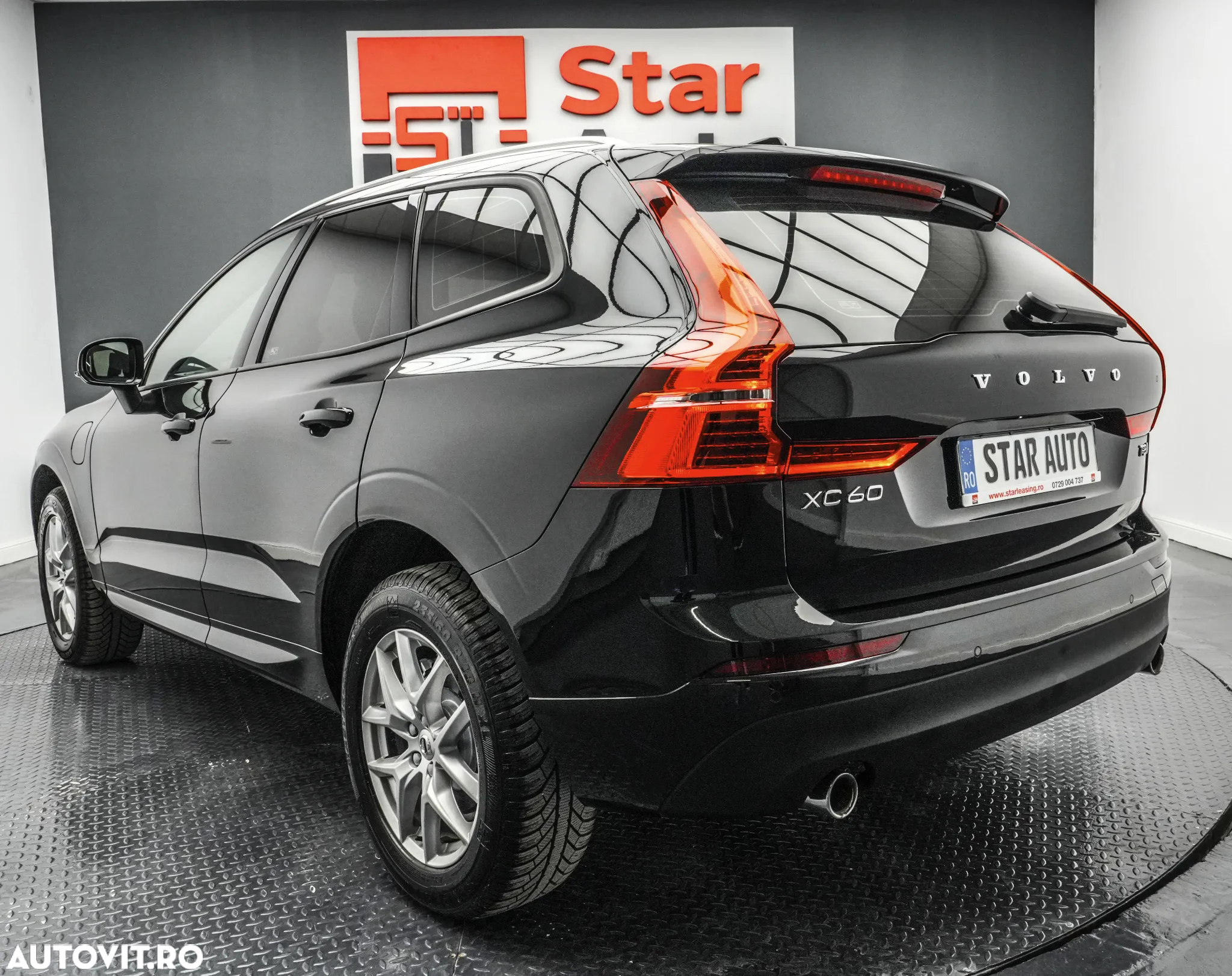 Volvo XC 60 T8 Twin Engine AWD Momentum Pro - 4