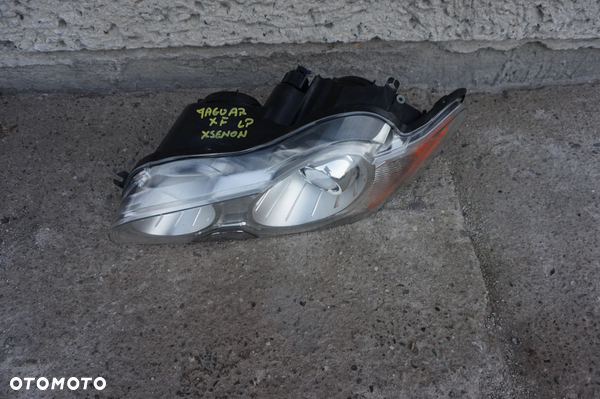 LAMPA PRZEDNIA LEWA JAGUAR XF X250 07/11r XENON