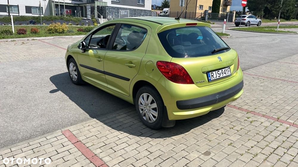 Peugeot 207 - 14