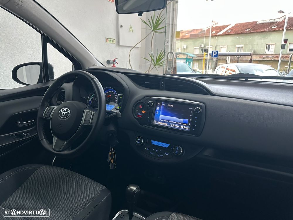 Toyota Yaris 1.5 HSD Active - 27