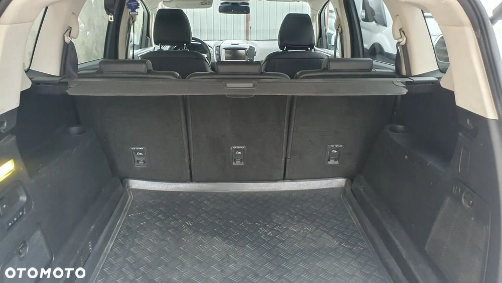 Ford S-Max 2.0 TDCi Titanium PowerShift - 24