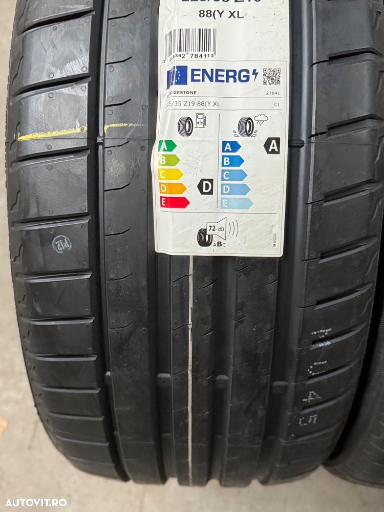 Vând 2 anvelope 225/35/19 bridgestone de vară noi - 3