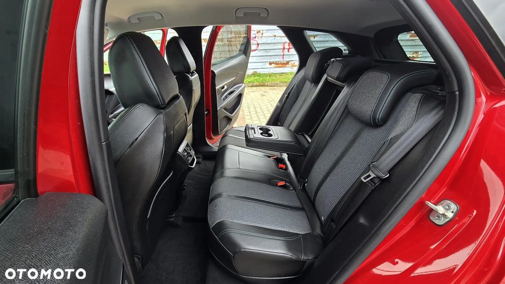 Peugeot 3008 225 e-EAT8 Allure - 9