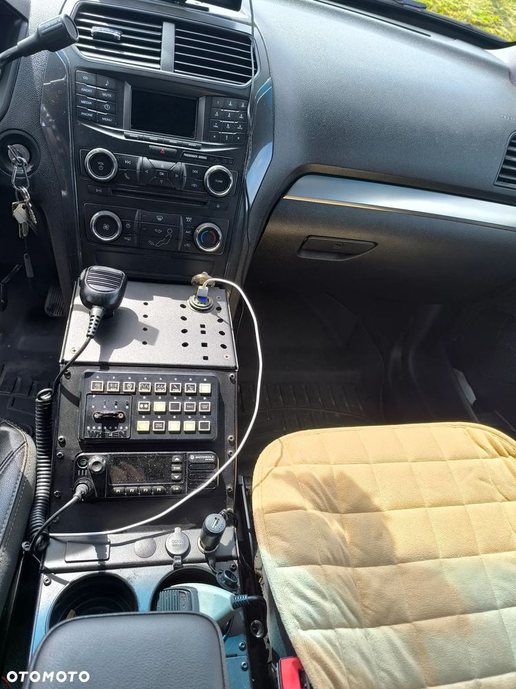 Ford Explorer - 10