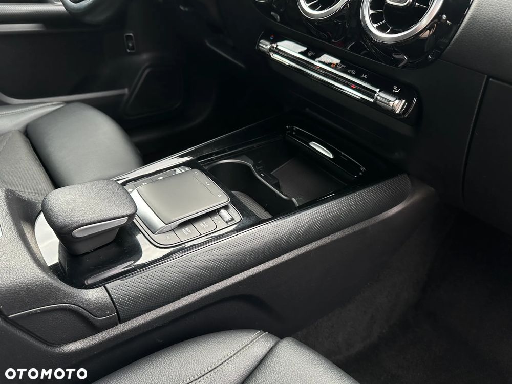 Mercedes-Benz GLA 200 Style - 35