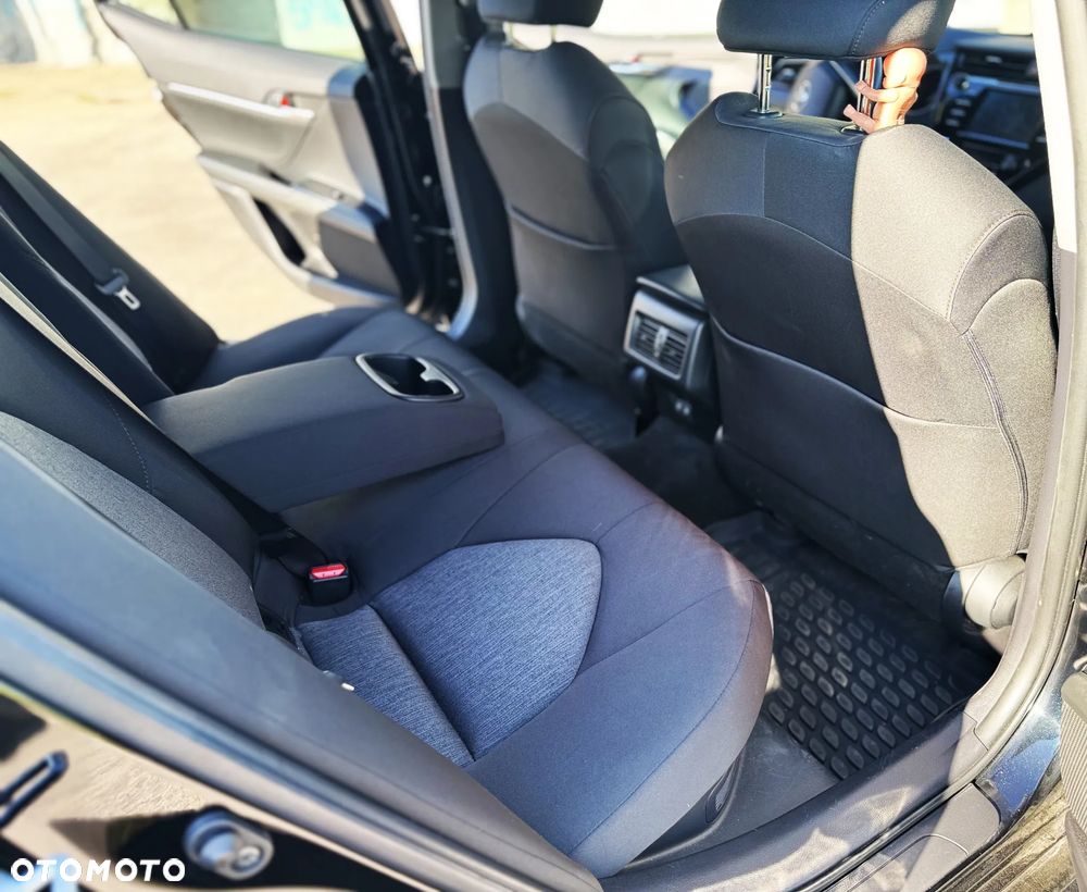 Toyota Camry 2.5 Hybrid Comfort CVT - 25