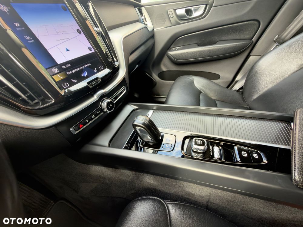 Volvo XC 60 B4 B Geartronic Momentum Pro - 38