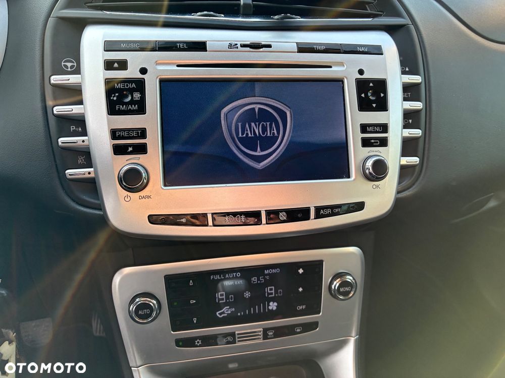 Lancia Delta 1.4 MultiAir 16v Gold - 16