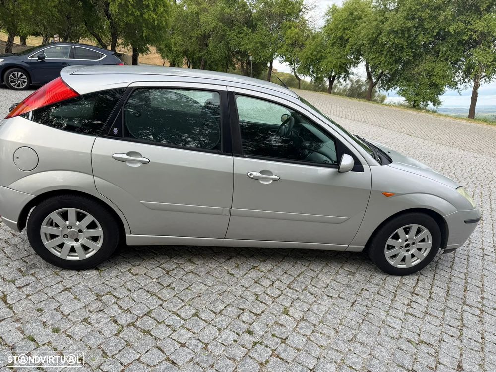 Ford Focus 1.8 TDCi Ghia - 12