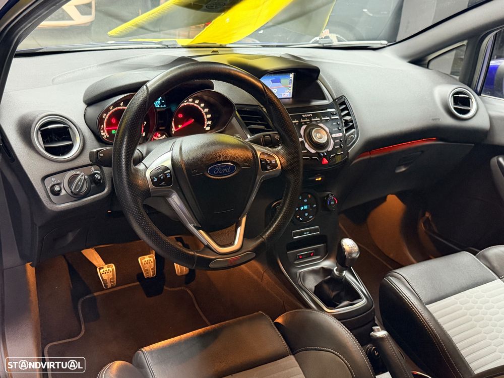 Ford Fiesta 1.6 EcoBoost c/ Pack Pele Desportiva ST - 6