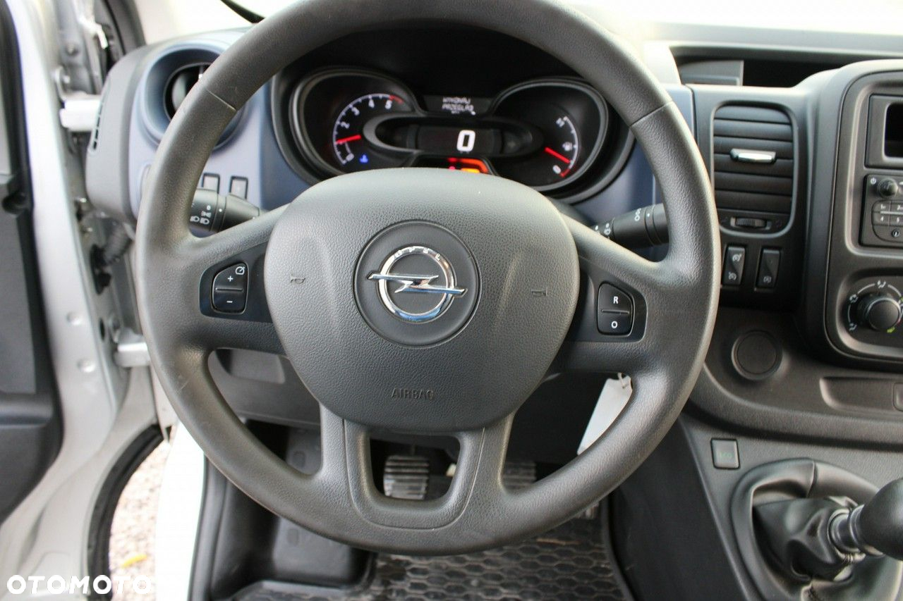 Opel Vivaro - 17