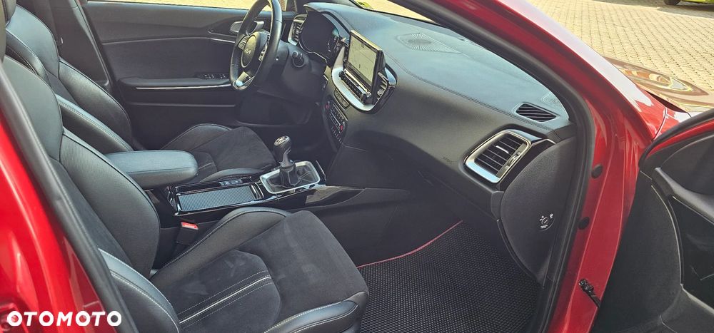 Kia ProCeed 1.5 T-GDI GT Line - 17