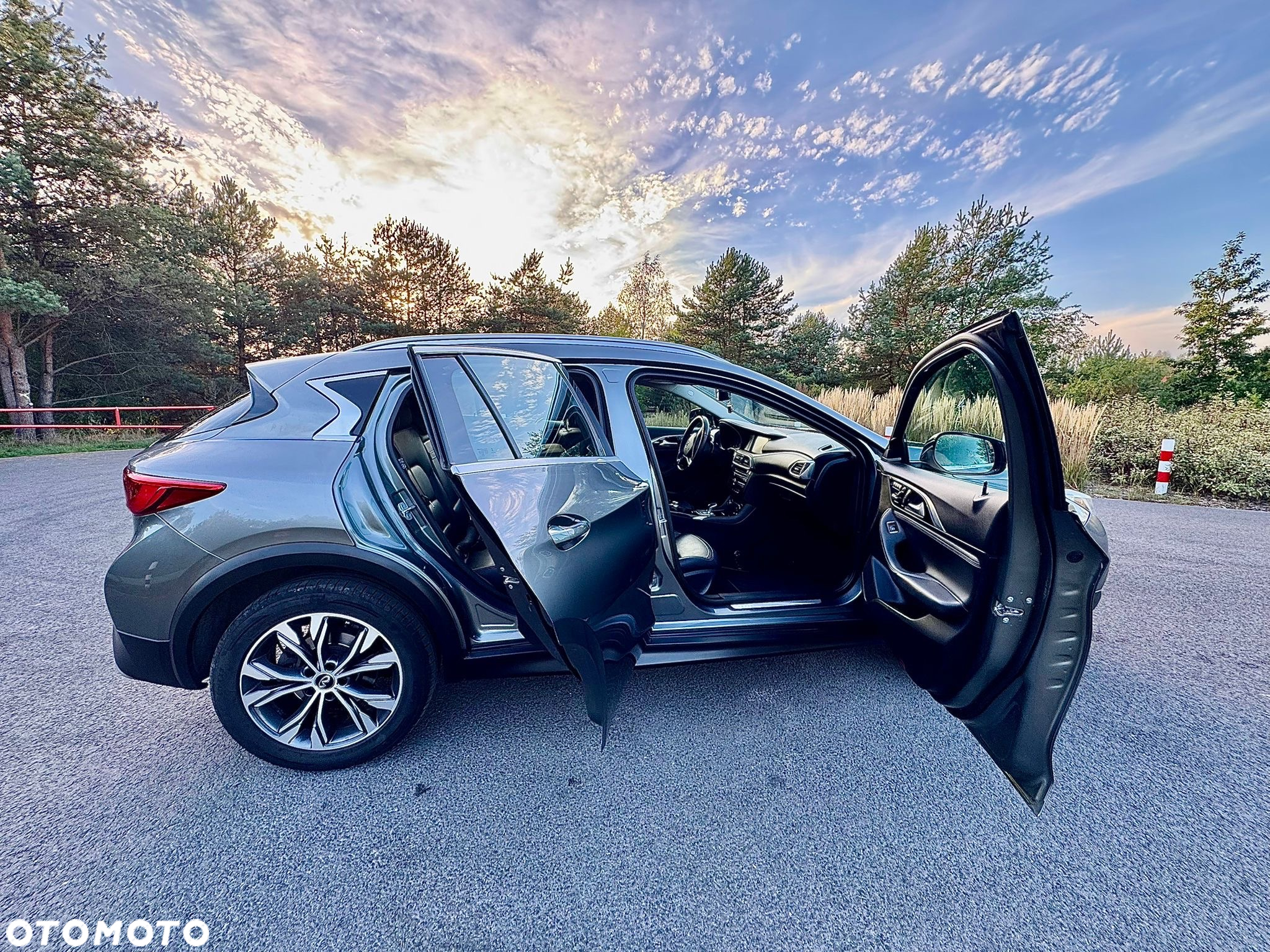 Infiniti QX30 - 12