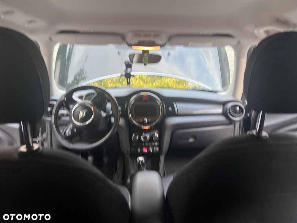 MINI Cooper Standard - 18