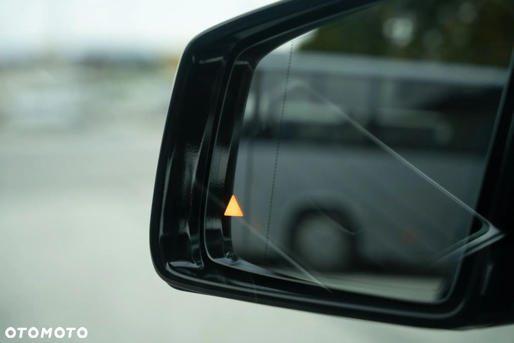 Mercedes-Benz GLS - 31