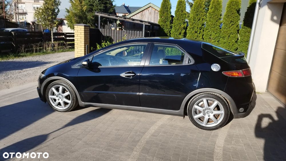 Honda Civic 1.8 Executive NAVI - 39