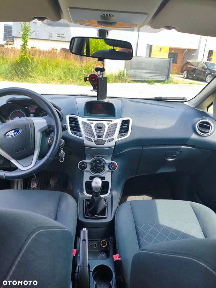 Ford Fiesta 1.25 Trend - 12