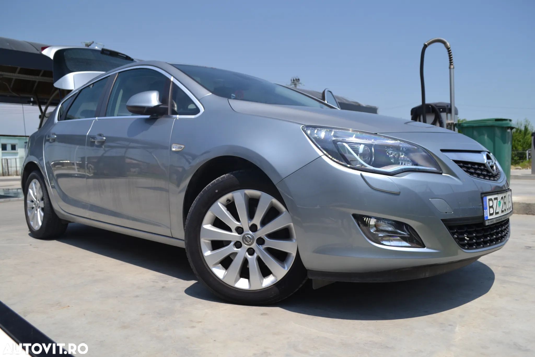 Opel Astra 1.7 CDTI Cosmo - 1