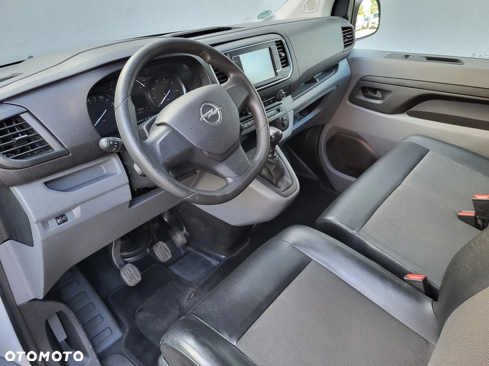 Opel Vivaro - 10