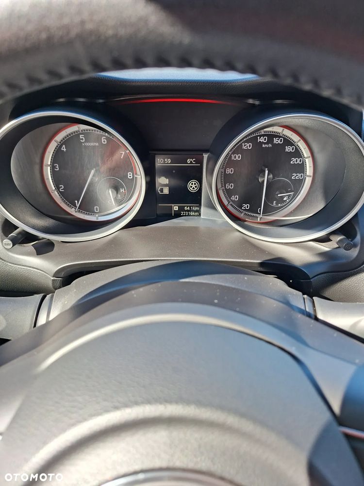 Suzuki Swift 1.2 Premium Plus - 7