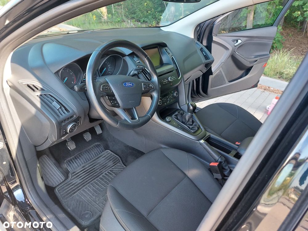 Ford Focus 1.0 EcoBoost Trend - 16